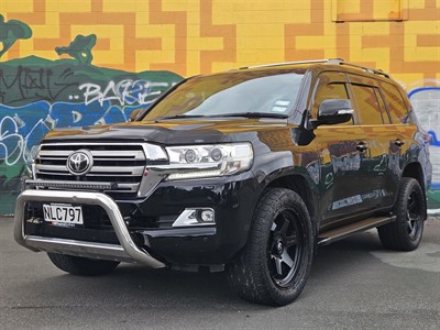 2016 Toyota Landcruiser - Thumbnail
