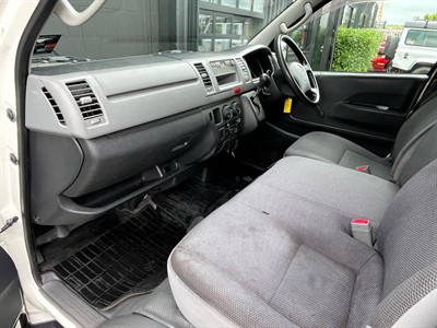 2010 Toyota Hiace - Thumbnail