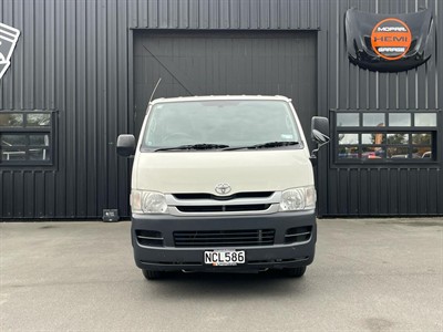 2010 Toyota Hiace - Thumbnail