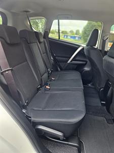 2018 Toyota RAV4 - Thumbnail