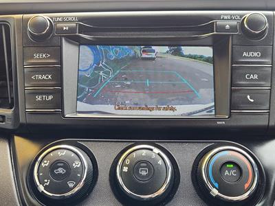 2018 Toyota RAV4 - Thumbnail