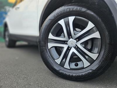 2018 Toyota RAV4 - Thumbnail