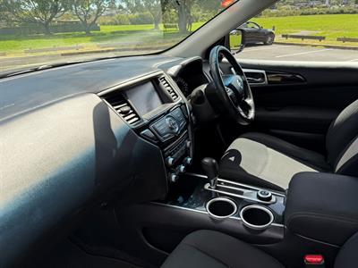 2019 Nissan Pathfinder - Thumbnail