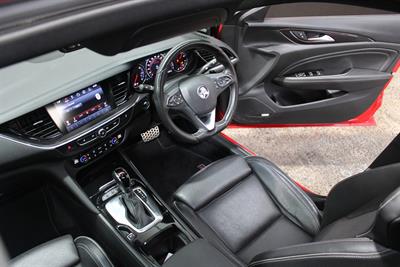 2018 Holden COMMODORE - Thumbnail