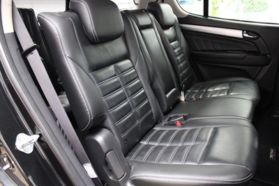 2017 Isuzu Mu-X - Thumbnail