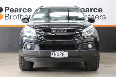 2017 Isuzu Mu-X - Thumbnail