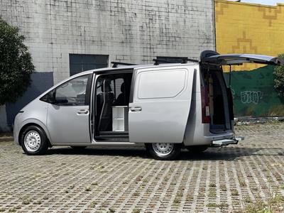2023 Hyundai Staria Load - Thumbnail