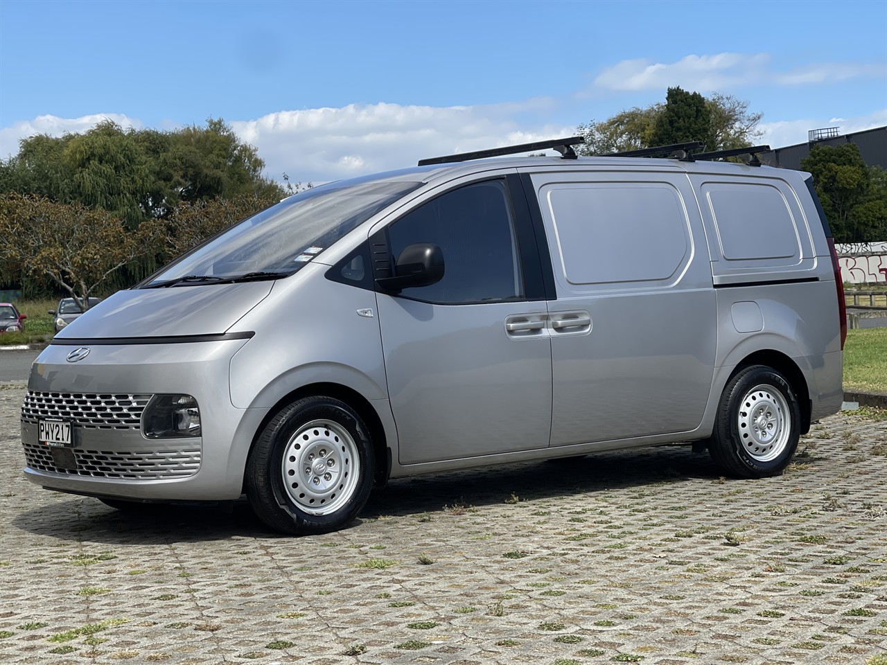 2023 Hyundai Staria Load