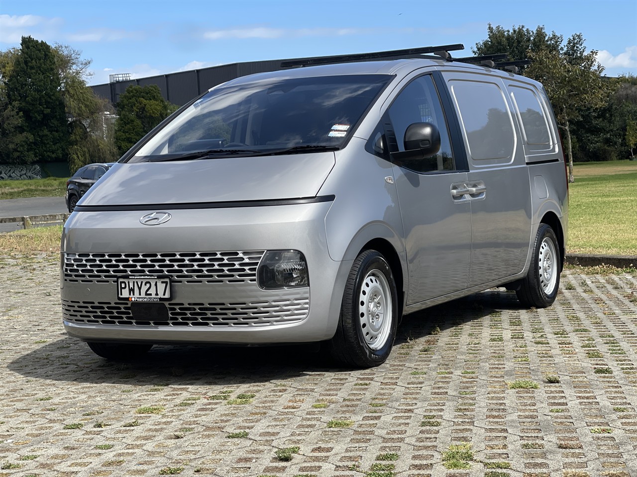 2023 Hyundai Staria Load