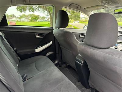 2015 Toyota Prius - Thumbnail