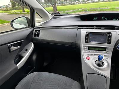 2015 Toyota Prius - Thumbnail