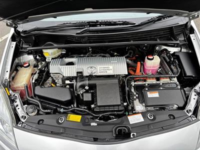 2015 Toyota Prius - Thumbnail