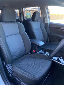 2022 Mitsubishi Outlander - Thumbnail