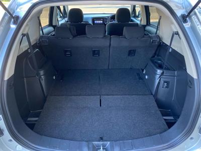 2022 Mitsubishi Outlander - Thumbnail