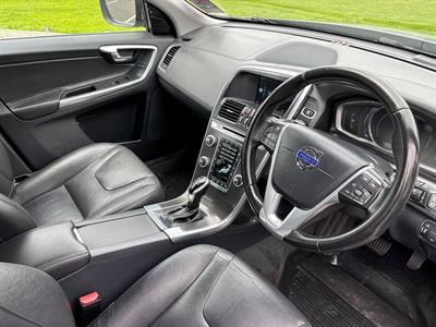 2016 Volvo XC60 - Thumbnail