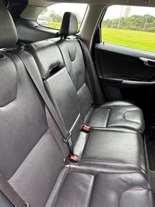 2016 Volvo XC60 - Thumbnail