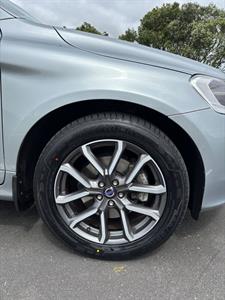 2016 Volvo XC60 - Thumbnail