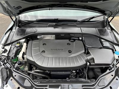 2016 Volvo XC60 - Thumbnail