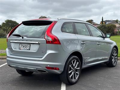 2016 Volvo XC60 - Thumbnail