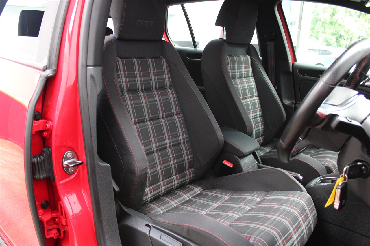 2010 Volkswagen GOLF