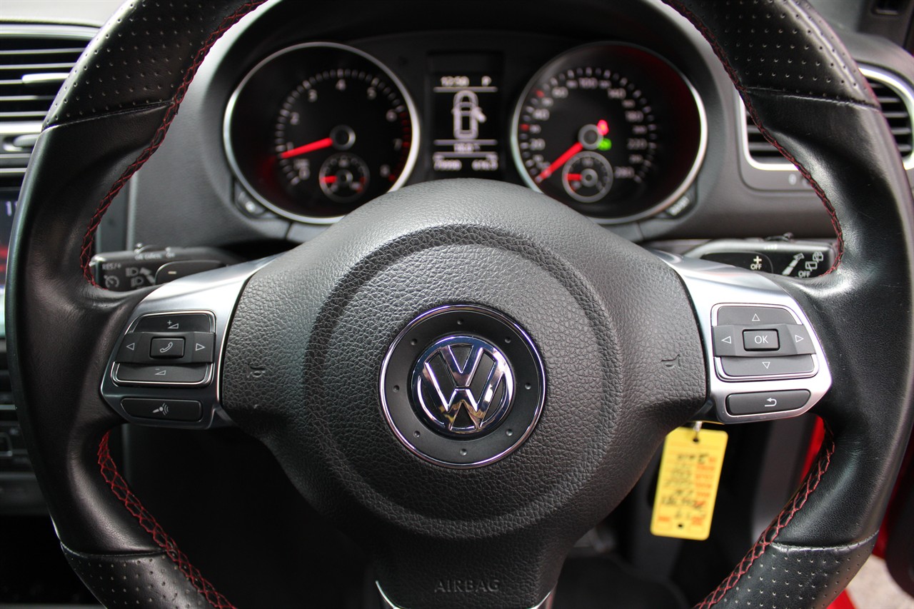 2010 Volkswagen GOLF