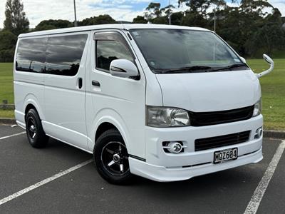 2010 Toyota Hiace - Thumbnail