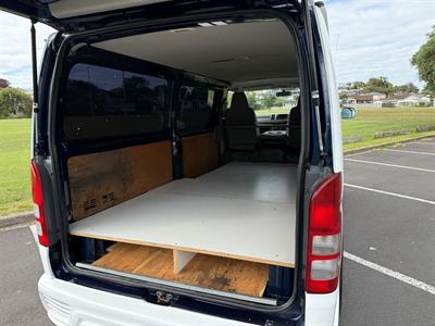 2010 Toyota Hiace - Thumbnail