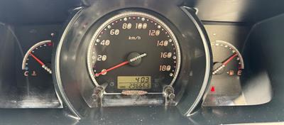 2010 Toyota Hiace - Thumbnail