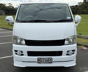 2010 Toyota Hiace - Thumbnail