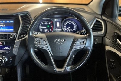 2017 Hyundai Santa Fe - Thumbnail