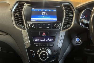 2017 Hyundai Santa Fe - Thumbnail