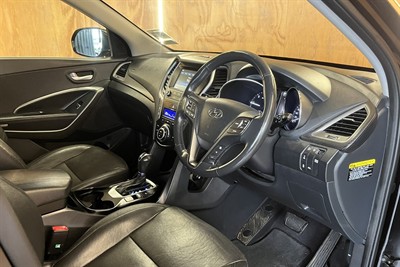 2017 Hyundai Santa Fe - Thumbnail