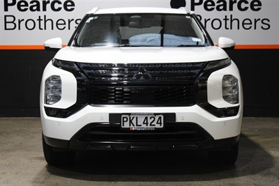 2022 Mitsubishi Outlander - Thumbnail