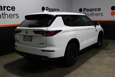 2022 Mitsubishi Outlander - Thumbnail