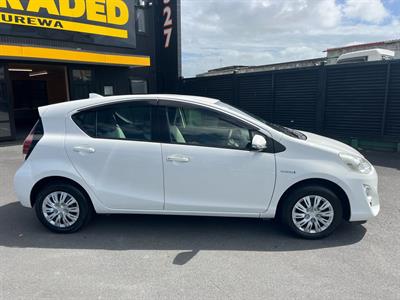 2015 Toyota Aqua - Thumbnail