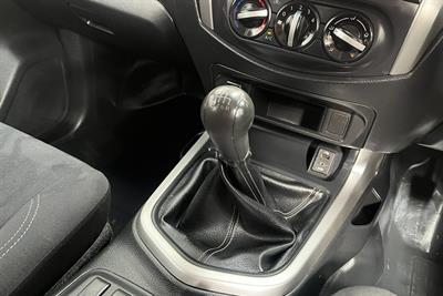 2017 Nissan Navara - Thumbnail