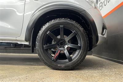 2017 Nissan Navara - Thumbnail