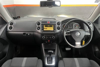 2010 Volkswagen TIGUAN - Thumbnail