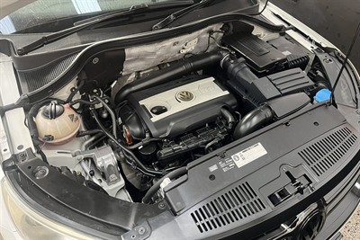 2010 Volkswagen TIGUAN - Thumbnail