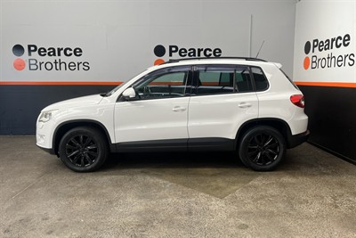 2010 Volkswagen TIGUAN - Thumbnail