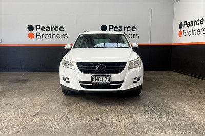 2010 Volkswagen TIGUAN - Thumbnail