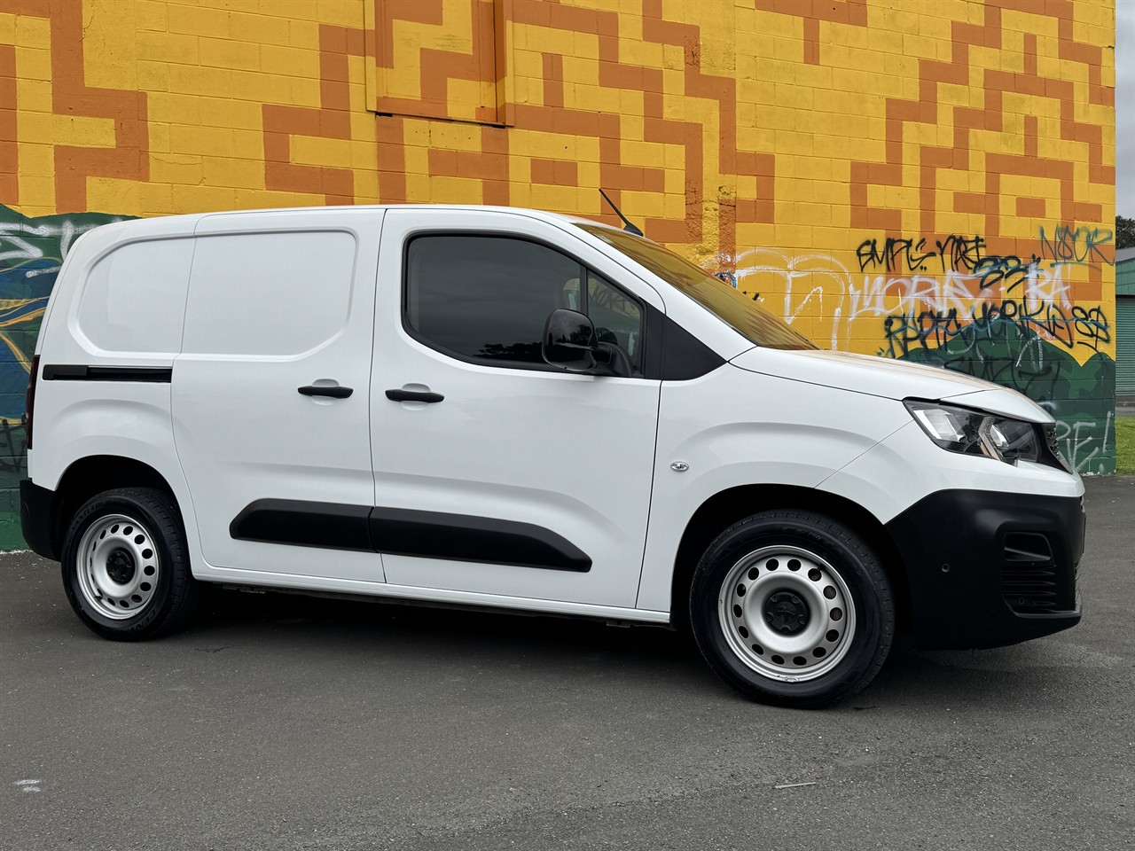 2022 Peugeot Partner