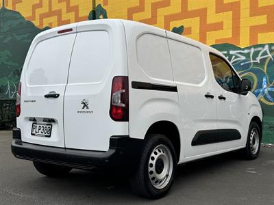 2022 Peugeot Partner - Thumbnail