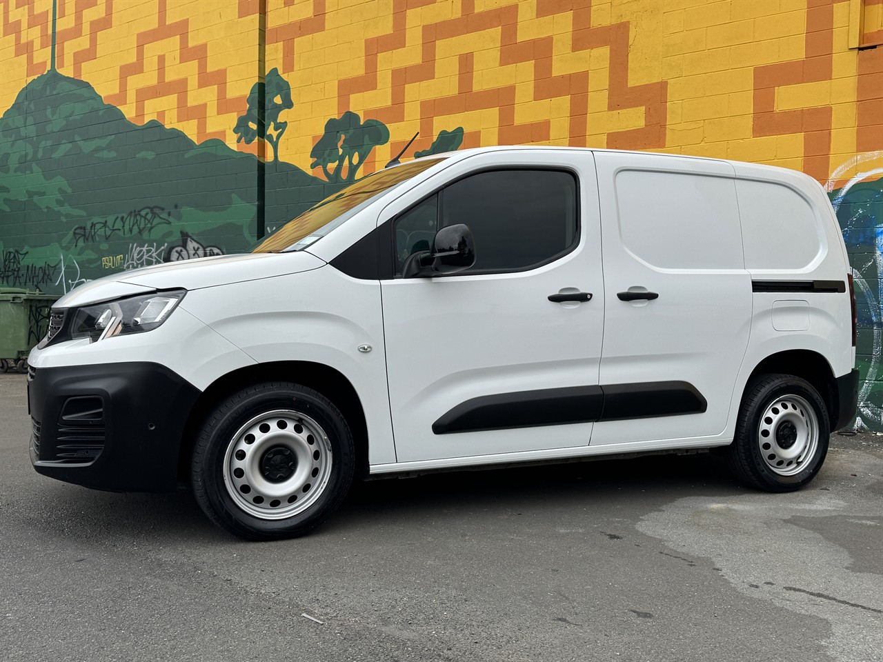 2022 Peugeot Partner