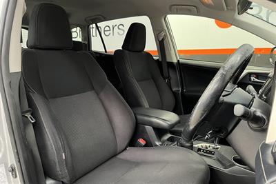 2015 Toyota RAV4 - Thumbnail