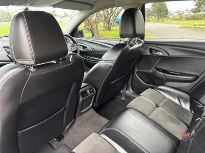 2016 Holden Commodore - Thumbnail