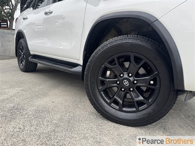 2017 Toyota Fortuner - Thumbnail