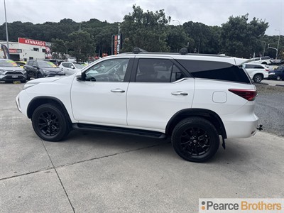 2017 Toyota Fortuner - Thumbnail