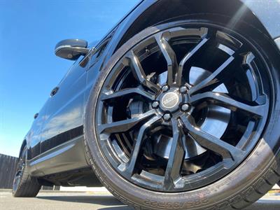 2017 Land Rover RANGE ROVER - Thumbnail