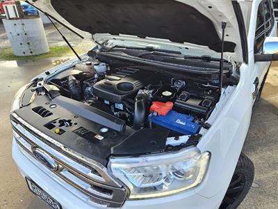 2017 Ford Everest - Thumbnail